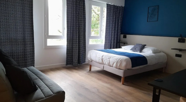 Le Riccoty, Rezervați Hotel Blyes 