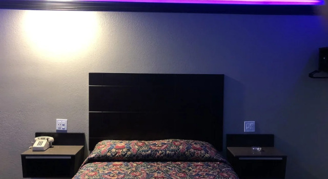 Parlour Motel