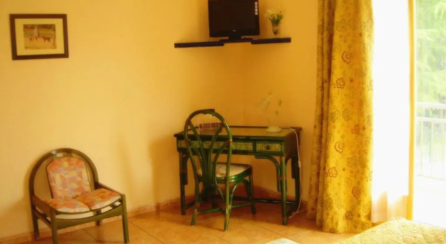 Номер Comfort Motel des Bruyères