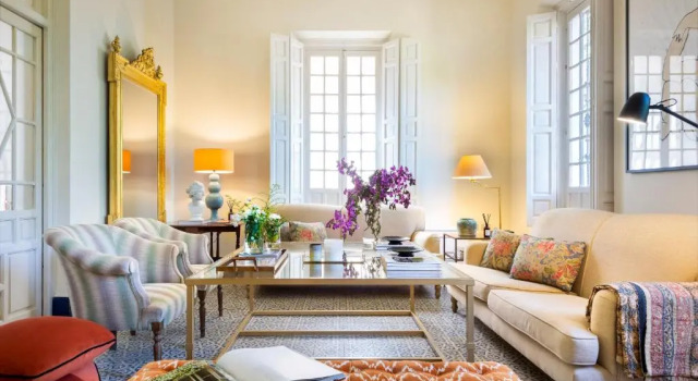 Villa Alfonso, Luxury Villa In Midtown, Parking