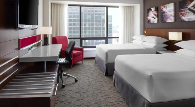 Четырёхместный номер Standard Delta Hotels by Marriott Ottawa City Centre