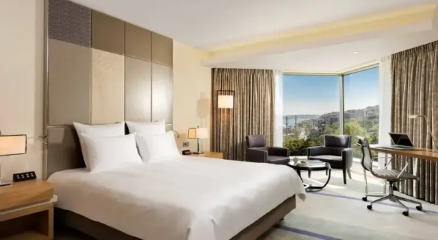 Номер Corner Swiss Executive с видом на Босфор Swissotel The Bosphorus Istanbul