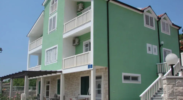 Holiday Home in Peracko Blato Near Lake