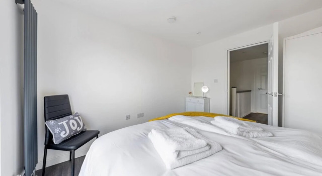 Superb 3BD Home in the Heart of Southall -sleeps 8