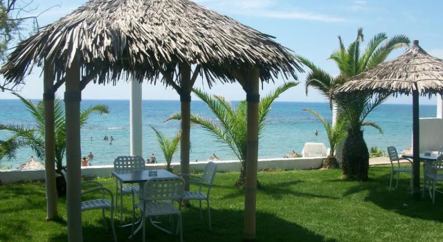 Семейные апартаменты Alonaki Beach