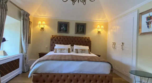 Clan Young Suite