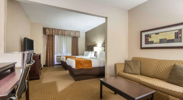 Четырёхместный люкс Comfort Suites London South