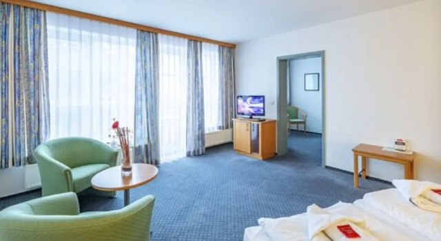 Семейные апартаменты Hotel Rostock West im "Kritzmow Park"