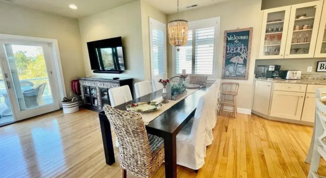 Коттедж Blacstone Avenue 38285