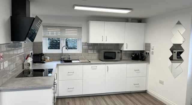 Inviting 1-bed Studio in Manchester & Feel at Home, Забронировать Отель Отели Большого Манчестера 3 звезды, 3*