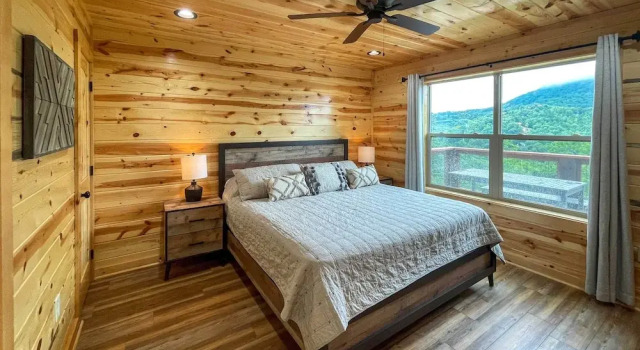 Mountain Dew Cabin w/ Hot Tub & Scenic Views!