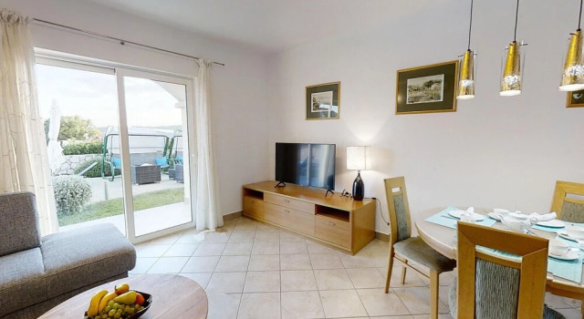 Nice Home in Pirovac With Wifi and 4 Bedrooms