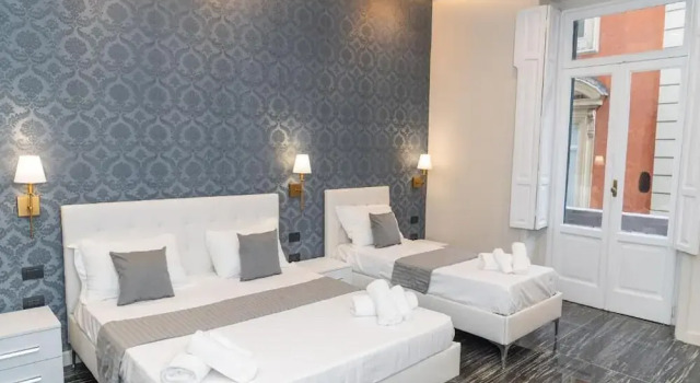Трёхместный номер Classic с балконом Relais Mermaid Luxury Suite