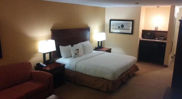 Полулюкс DoubleTree by Hilton Fayetteville