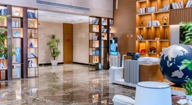 Kyriad Hotel (Qujing Xuanwei Meixuan Square Railway Station)