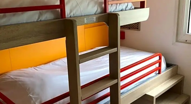 Кровать в общем номере (мужской номер) hotelF1 Longwy