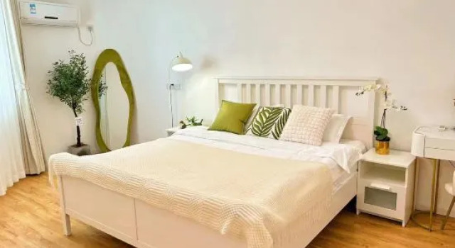 Люкс Lotus Tangyuese Homestay (Lujiazui Binjiang Branch)