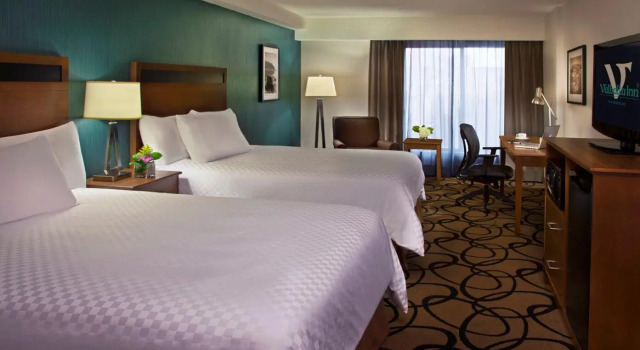 Четырёхместный номер Deluxe Valhalla Hotel & Conference Centre