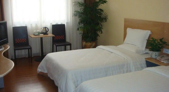 Yintong Zhi Lv Hotel - Shenzhen, Rezerwuj Hotel Hotele w Shenzhen z parkingiem, Parking