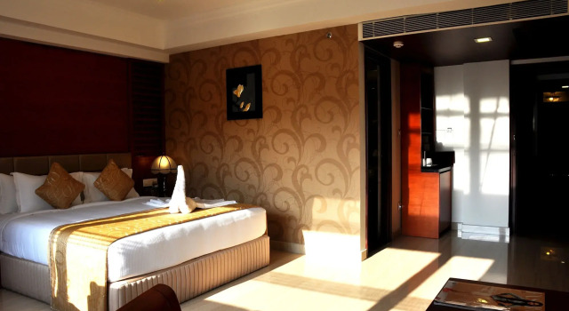 Lake Palace Hotel Trivandrum, Rezerwuj Hotel Vettutura Nowe Delhi