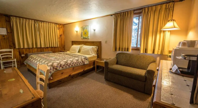 Standard Zimmer mit Seeblick Riverside Motel
