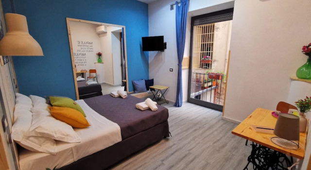 Miracolo al Duomo Smart Accomodations, Забронировать Отель Неаполь - исторический центр Неаполь, рядом с Ospedale degli Incurabili
