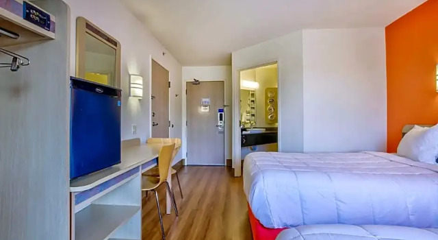 Номер Deluxe Motel 6-Burlington, ON - Toronto West - Oakville