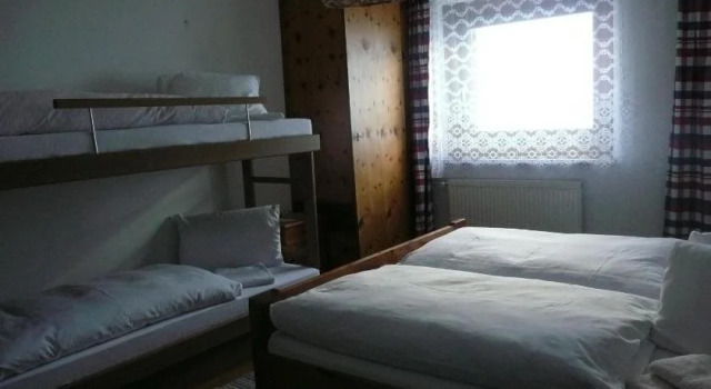 Haus Eberhard, Rezerwuj Hotel Hotele w Tyrol z parkingiem, Parking