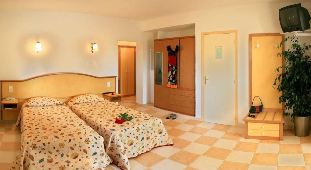Hotel San Pellegrino, Varaa Hotelli  