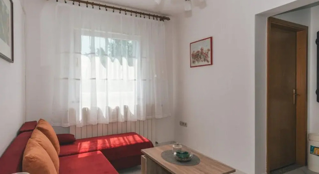 Charming Apartment With Sea Views and Shared Pool
