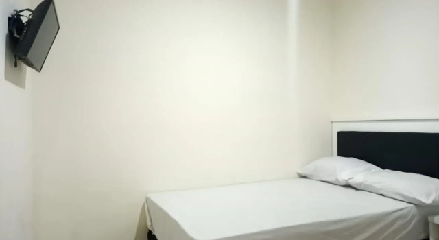 OYO 90394 Guest House Sentosa, Prenota Affittacamere Makassar 