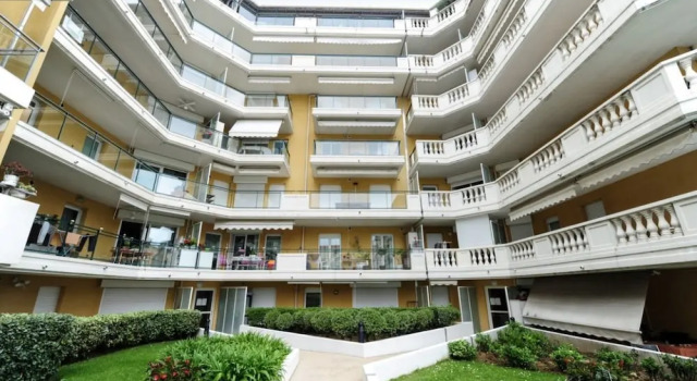 Suite Gloria - Five stars Holiday House, Забронировать Отель Отели Ниццы с бассейном, рядом с Пляж Фаброн, Бассейн