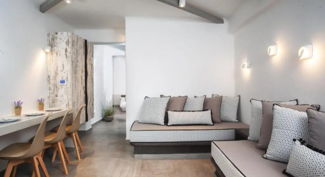 Irene City Villas, Забронировать Отель Отели Тиры с парковкой, рядом с Культурный центр Гизи Мегарон, Парковка