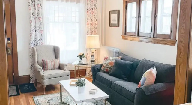 Коттедж 4BR 2BA Home in Charming St Paul - Sleeps 10