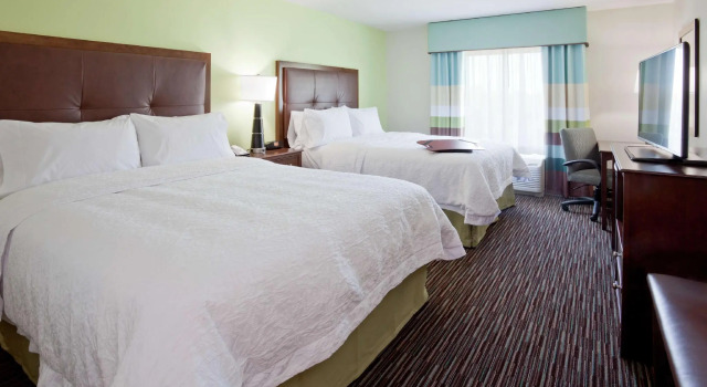 Четырёхместный номер Standard Hampton Inn & Suites Minneapolis West/ Minnetonka