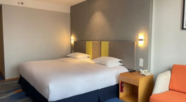 Трёхместный номер Standard Holiday Inn Express Zhengzhou Zhengdong by IHG
