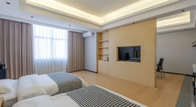 Suite Cloudreach Hotel