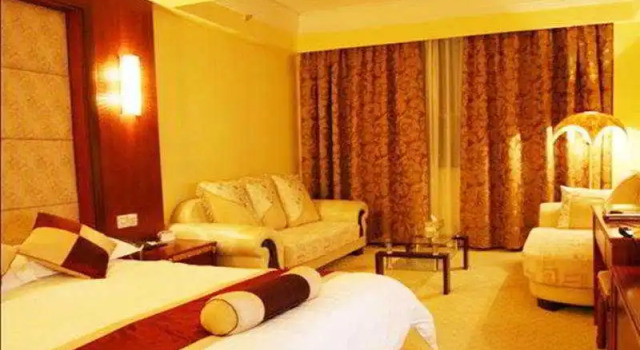 King Hall Hotel, Book Hotel Dalian 