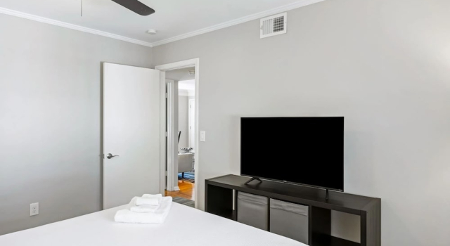 Brookwood Courtyard by BCA Furnished Apartments Bcc2b 05 E, Забронировать Апартаменты/квартира Атланта Джорджия, рядом с Центр искусств Вудраффа
