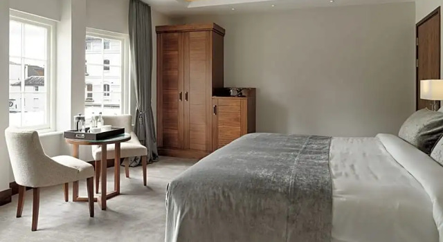 Номер Deluxe One Warwick Park Hotel