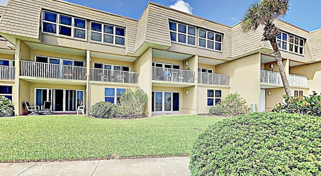 New Listing! Plush W/ Pool & Ocean Views 2 Bedroom Condo, Rezerwuj Apartament Hotele w Saint Augustine Area z parkingiem, Parking