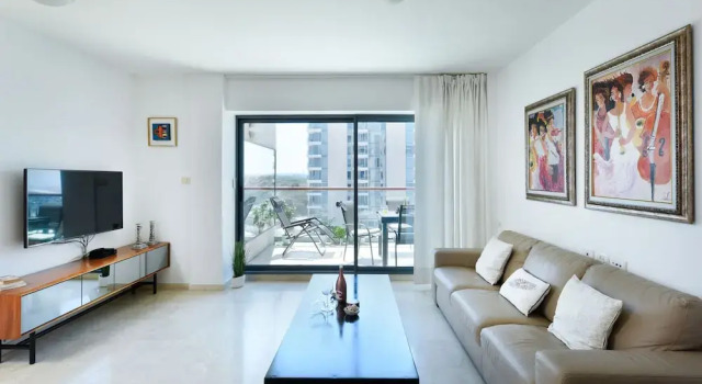 Апартаменты с 3 комнатами с балконом Deluxe 3 BD Marina Apartment in Herzylia