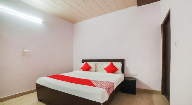 Hotel O KL Khari Inn, Забронировать Отель Отели Нью-Дели с парковкой, Парковка