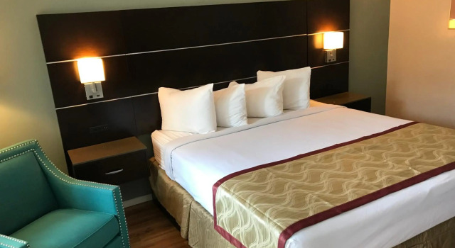 Olive Tree Inn & Suites, a Howard Johnson by Wyndham, Забронировать Отель Сан-Луис-Обиспо San Luis Obispo County, рядом с Гора Серро-Сан-Луис-Обиспо