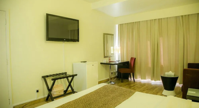 Одноместный номер Economy Phoenicia Grand Hotel