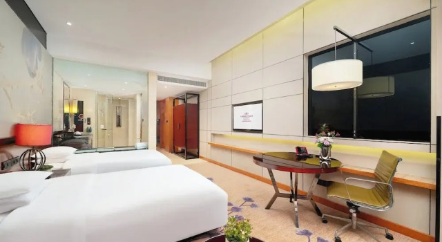 Четырёхместный номер Standard с балконом Crowne Plaza Chengdu West by IHG