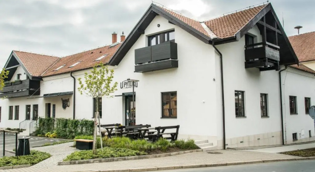 Hotel Restaurant Na Návsi, Rezerwuj Hotel Hotele w Central Bohemia z parkingiem, Parking