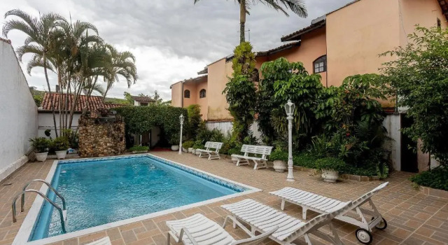 Апартаменты Casa com piscina e churrasqueira próximo à praia