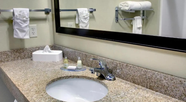 Standard Zimmer Cobblestone Hotel - Wayne