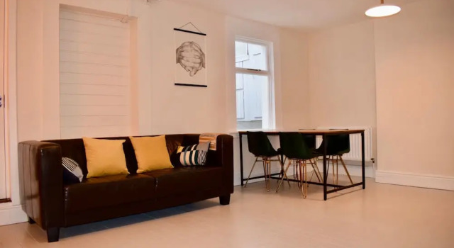 Renovated 3 Bedroom Home, Забронировать Отель Дублин Каунти Дублин, рядом с St. Mary's Abbey